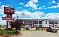 Canadian Motor Inn - parking