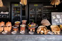 Palm Grove Beach Resort - bar