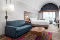 Holiday Inn Express & Suites Macon - I-475