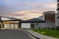 Courtyard Bakersfield Hotels near University of Phoenix