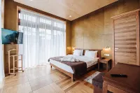 Sunrise Village Apart-Hotel Hotels near Renus