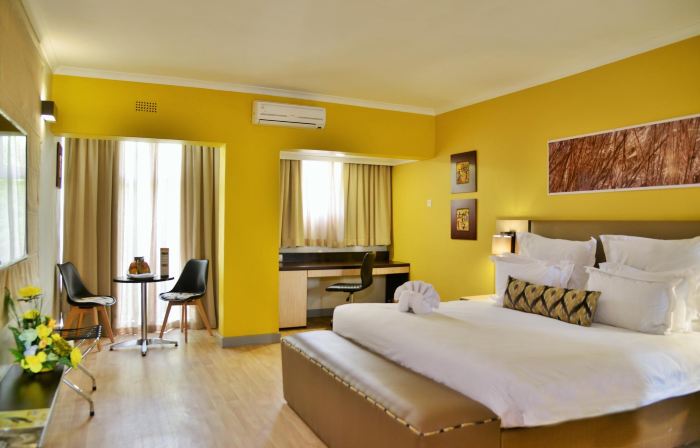 Cresta Oasis Hotel