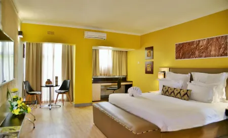 Cresta Oasis Hotel Отели в г. Хараре