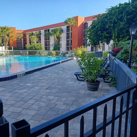 Grand Hotel Orlando at Universal Blvd - Shuttle to Theme Parks