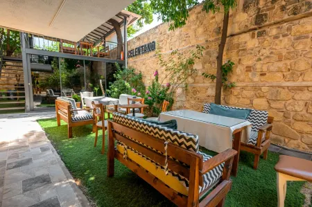 Delight Deluxe Hotel & Spa Отели рядом с достопримечательностью «Музей игрушек Анталии»