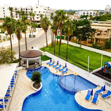 Captain Pier Hotel