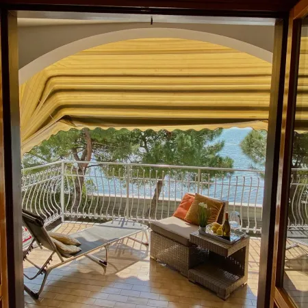 Beachfront Apartment Sea View & Terrace Costa Azzurra Grado