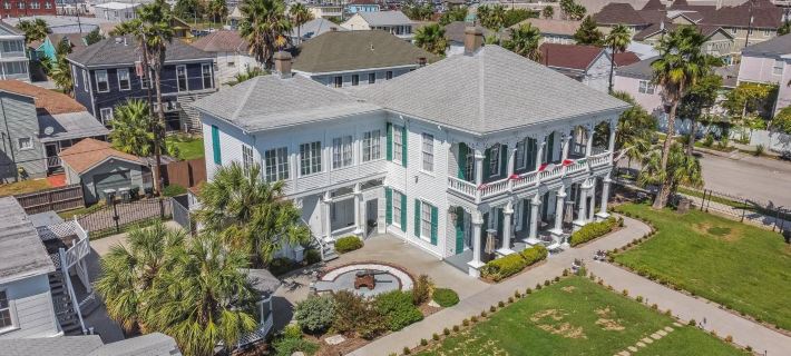 The George Manor Hotels in Galveston