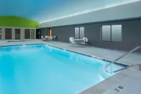 La Quinta Inn & Suites by Wyndham Kearney - piscina