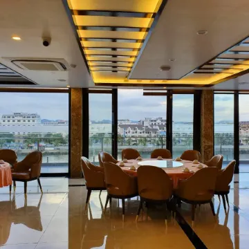 Golden Palm HaLong Hotel
