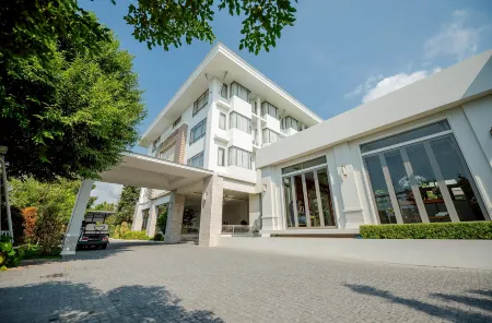 The Navy House Hotel Отели рядом с достопримечательностью «Остров принцессы Шамейшань»