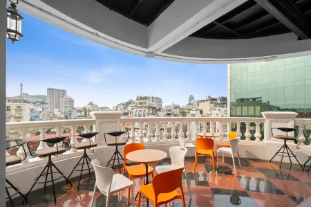 12A&B Dien Bien Phu Hotel- Hanoi Train Street Отели рядом с достопримечательностью «Lotus Water Puppet Theater»