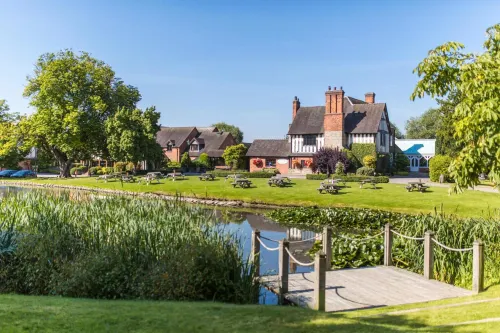 The Moat House - parking