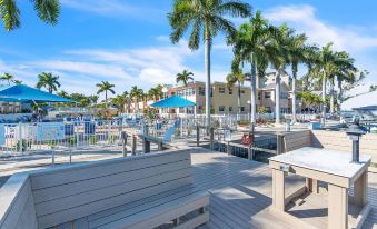 Barefoot Beach Resort