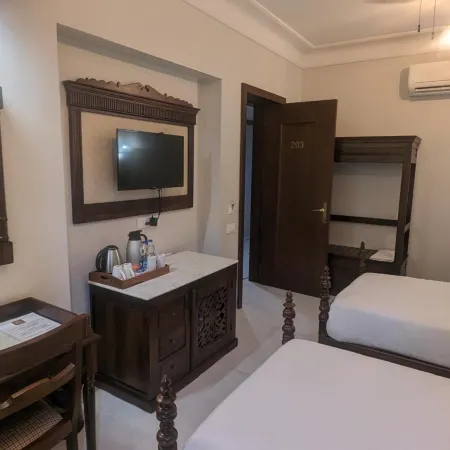 Hotel Naren Villa