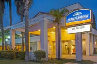 Howard Johnson by Wyndham Torrance Hotels in Torrance