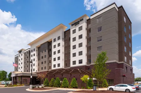 Residence Inn Charlotte Northlake Отели рядом с достопримечательностью «Hot trends»