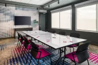 Aloft Sacramento Airport Natomas
