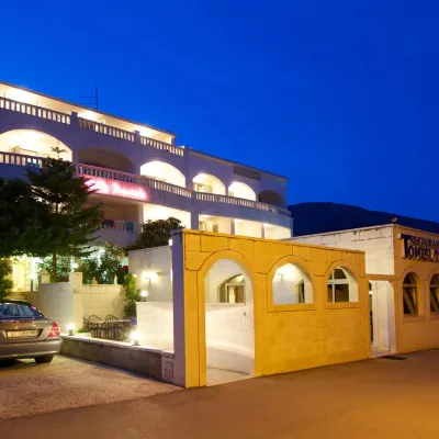 Villa Daniela Hotels near Golden Horn Beach