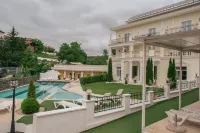 Aleksion Palace - 2-Star