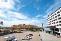 河畔酒店-經濟型 - 停車場