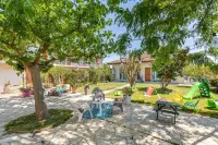 Hotel les Vieux Acacias