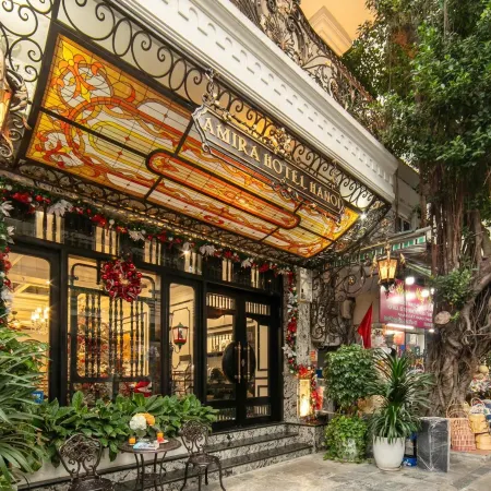 Amira Hotel Hanoi Отели рядом с достопримечательностью «Старый мост Лонгбьен»