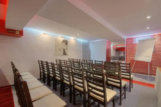 Hotel Delta Отели рядом с достопримечательностью «Костёл Андрея Первозванного»