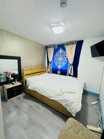 OYO Unique Private Rooms - Bolton Central, Free Parking Отели в г. Бромли Кросс