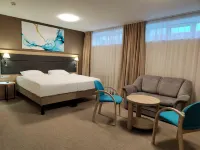 AMAX Park Hotel, Entertainment center "OUT-HALL", Restaurant "Evening Voronezh"