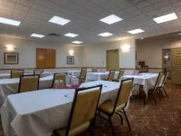 Country Inn & Suites by Radisson, Calgary-Northeast Hotels near McKnight - Westwinds C Train
