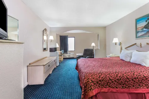 Days Inn by Wyndham Panama City/Callaway Hotels in Callaway