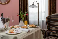 Dom Boutique Hotel - พร้อมอาหารเช้า
