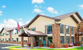 Super 8 by Wyndham Longmont/Twin Peaks