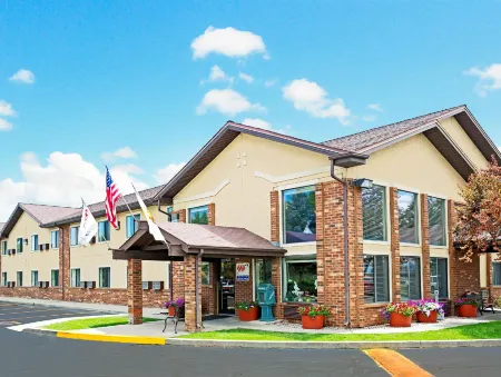 Super 8 by Wyndham Longmont/Twin Peaks Отели в г. Boulder County