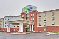 Holiday Inn Express & Suites New Philadelphia Hotel a Dover