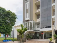 RedDoorz Plus Near Eka Hospital BSD 5 Hotels near Taman Kota 2 BSD