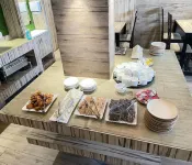 Hotel Radiance - breakfast