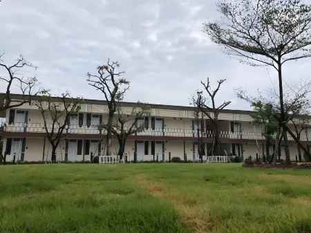 TaamJai Resort Отели рядом с Аэропорт Накхонханом