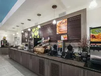 La Quinta Inn & Suites by Wyndham Conroe - breakfast
