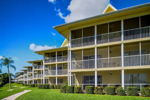 Hilton Vacation Club Charter Club Naples Bay - 3-Star