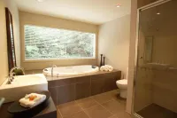 Lochiel Luxury Accommodation Hotels in Mount Dandenong