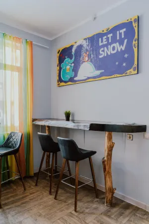 Ays Let it Snow Hotel Rosa Khutor (Айс Лет ит сноу Роза Хутор) Отели рядом с достопримечательностью «Roza Khutor  Train Station»