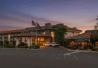 Rogue Regency Inn & Suites - 3-Star