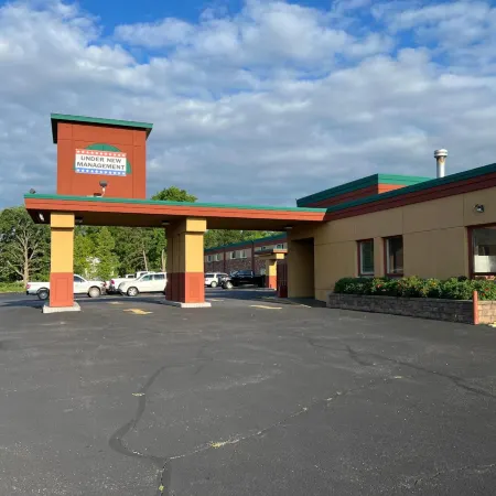 Posh Inn & Suites