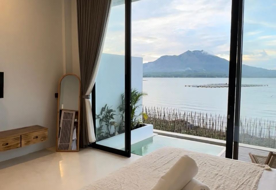 Batur Green Lake Images