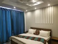 Hotel Holiday - balcony