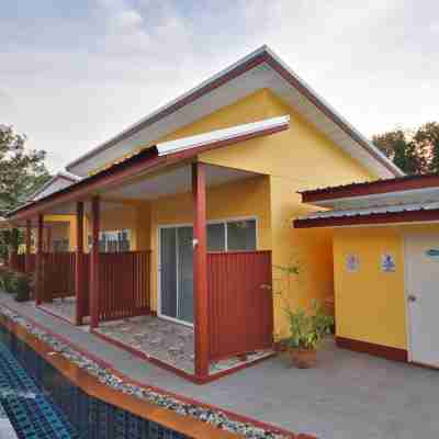 Ban Elephant Blanc Bungalow Hotel Exterior