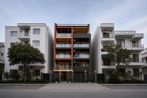Lime Tree 2 BHK Serviced Apartment Golf Course - Pensions
