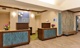 Holiday Inn Express & Suites Fresno (River Park) Hwy 41